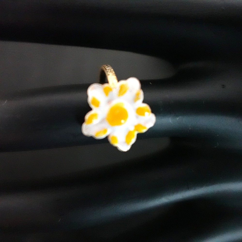Gold Tone Enamel Daisy Flower Ring White Yellow Floral Ring - band cut